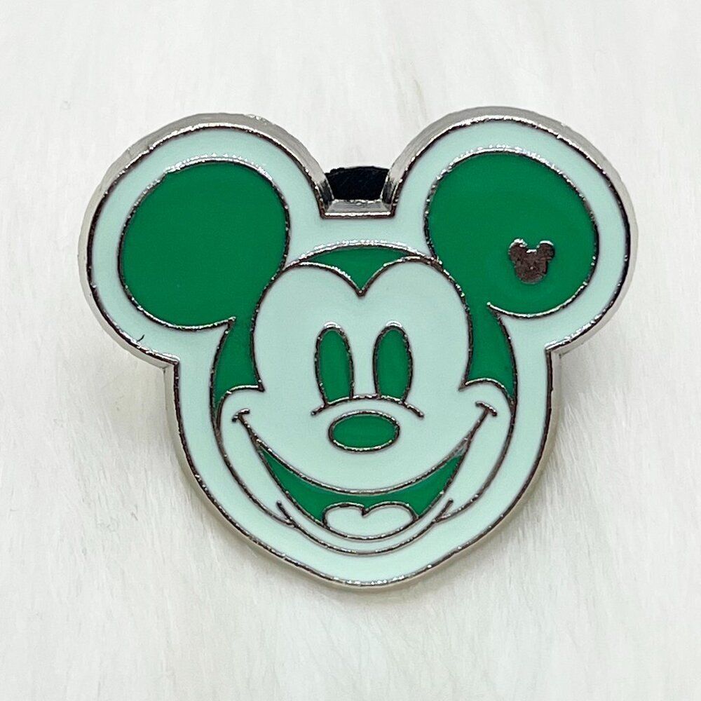 🔮‎ 5/$25 Disney Green Mickey Mouse Pin
